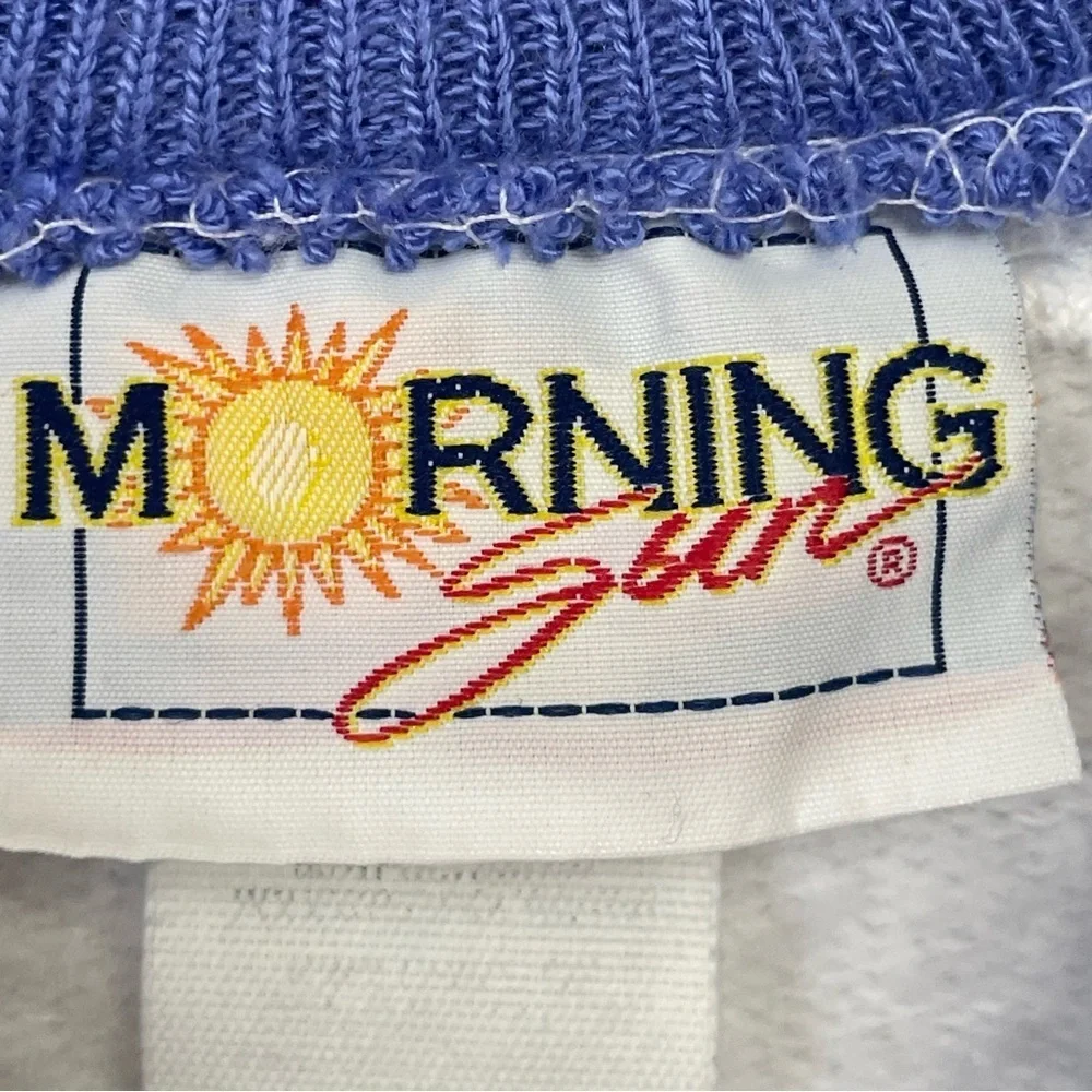 Vintage Morning Sun Large floral white purple blue puffed print grannycore
